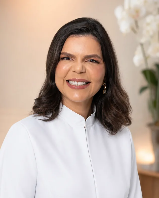 Dra. Mariana Costa, especialista em harmonização facial da Clínica Laynna Lima em Teresina
